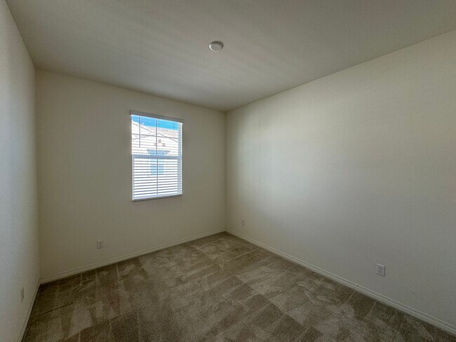 Building Photo - Beautiful 3Bd/2.5Ba Home in Gated Prado Co...