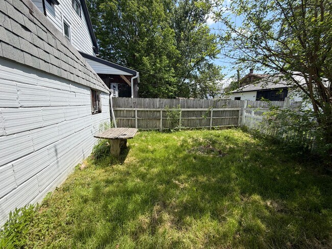 Building Photo - 251 5th St NE