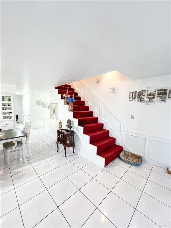 Building Photo - 23 Western Rd