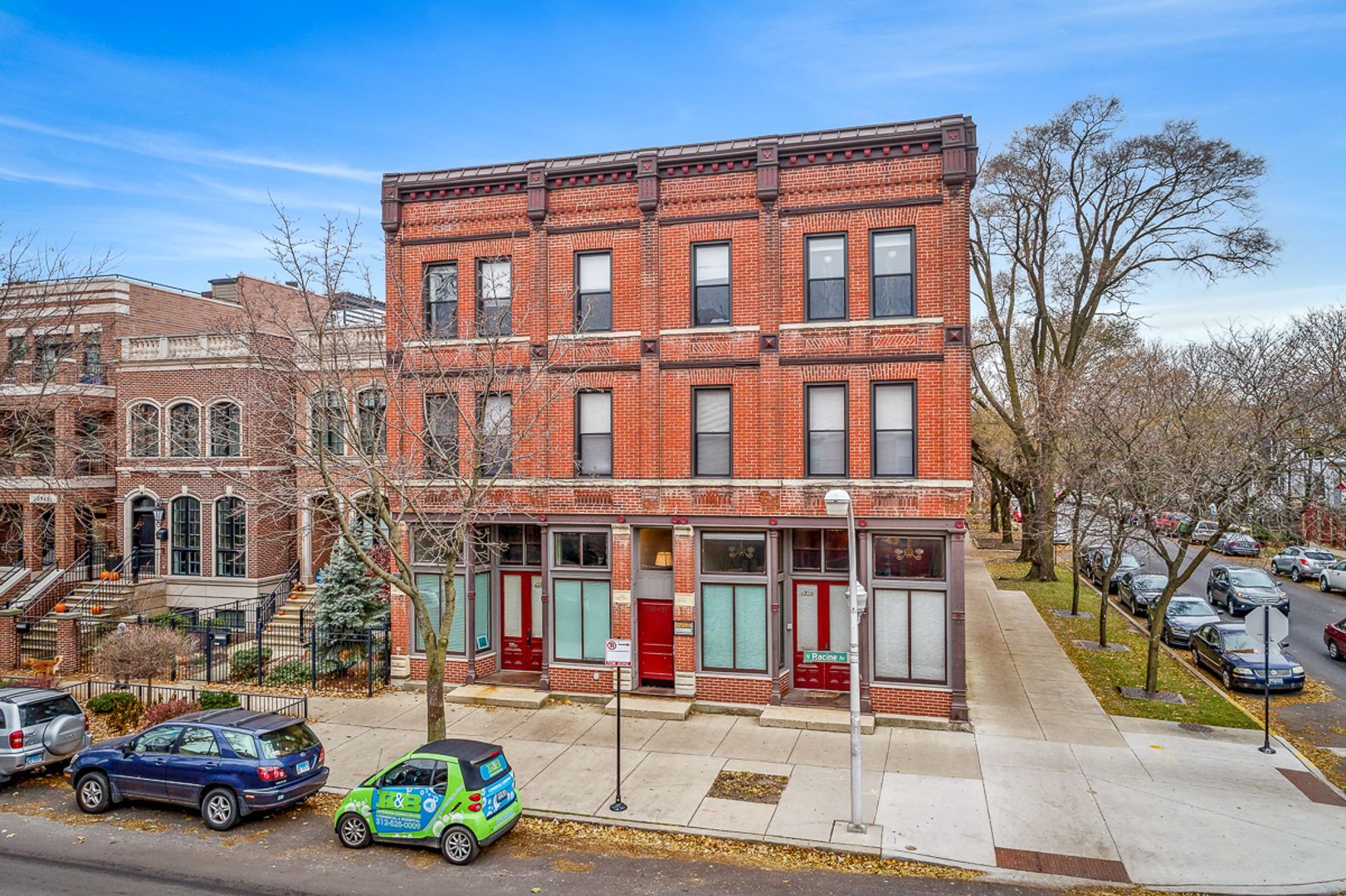 Building Photo - 2952 N Racine Ave