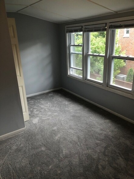 1st Bedroom 1 - 213 N Brainard St