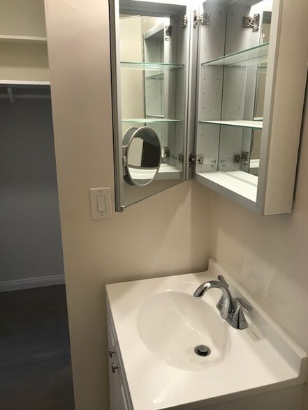 Building Photo - 2613 S Sepulveda Blvd