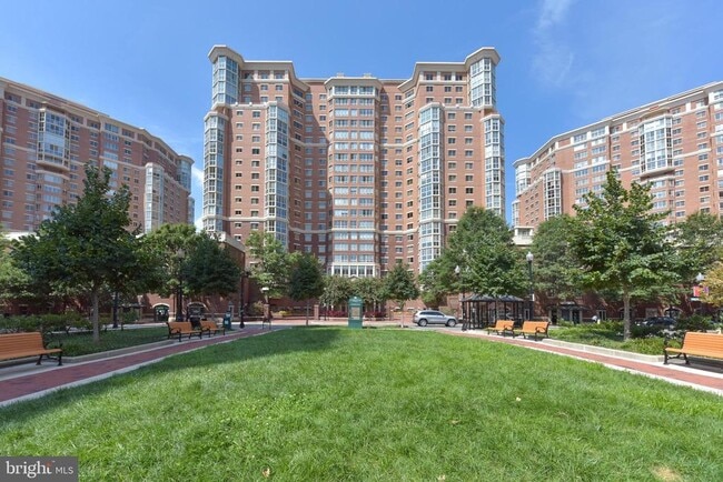 Building Photo - 2151 Jamieson Ave