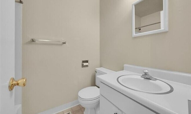 Building Photo - MOVE IN SPECIAL! 3-bedroom Rancher in Coun...