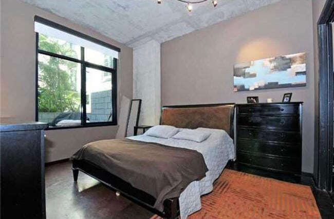 Building Photo - 1050 Island Ave