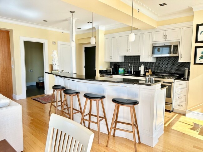 Building Photo - Penthouse Condo in Downtown Portland Peninsula