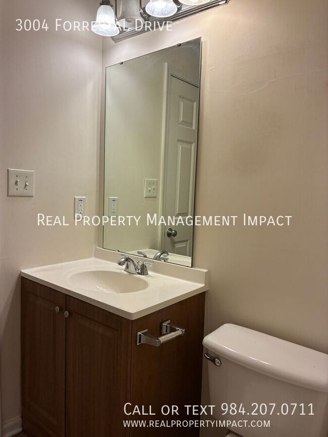 Building Photo - 3004 Forrestal Dr