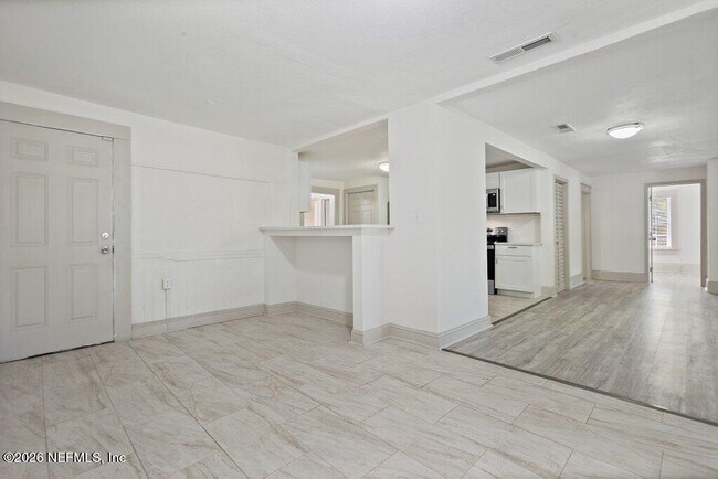 Building Photo - 3058 Rosselle St