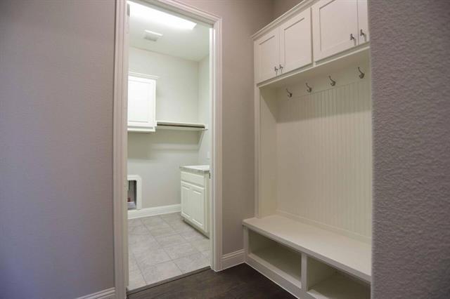 Building Photo - 4240 Brookstone Dr