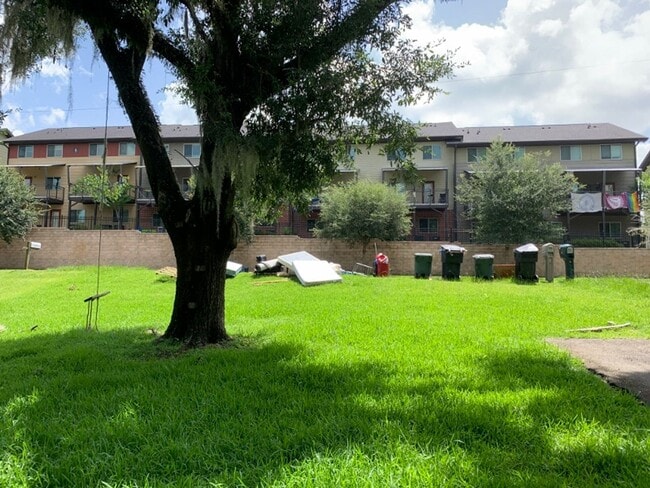 Building Photo - 3 bed 2 bath house by FSU and TCC!! Available August 2026!