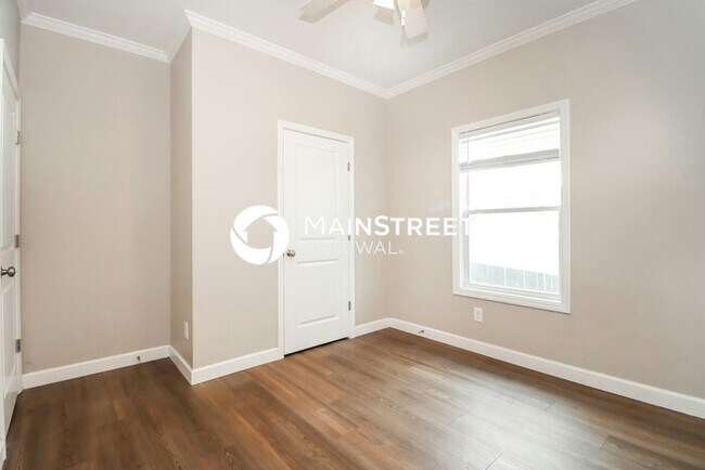 Building Photo - 3 Bedroom Pet-Friendly Home in St. Petersb...