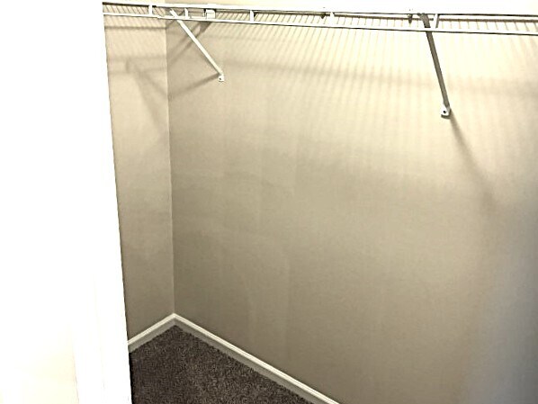 Building Photo - 121 Sterling Dr