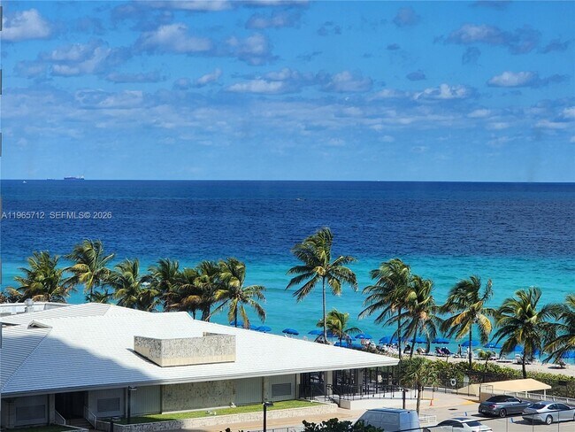 Building Photo - 2030 S Ocean Dr