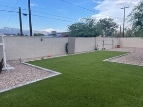 Building Photo - 4831 E Hampton St