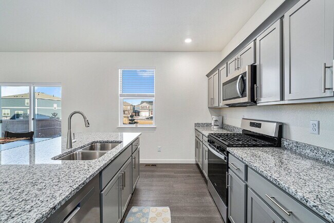 Building Photo - Limited Time Rent Special for this Immacul...