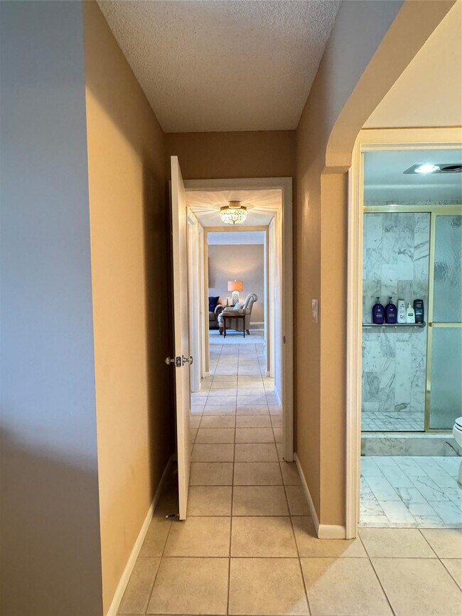 Building Photo - 5200 N Ocean Blvd