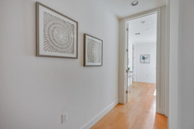 Building Photo - 5 Artisan Way