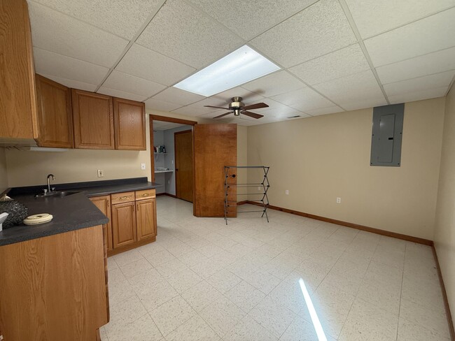 Building Photo - 20 N Lakeshore Dr