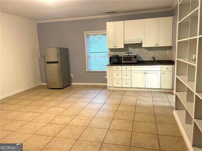 Building Photo - 2532 Alvecot Cir SE