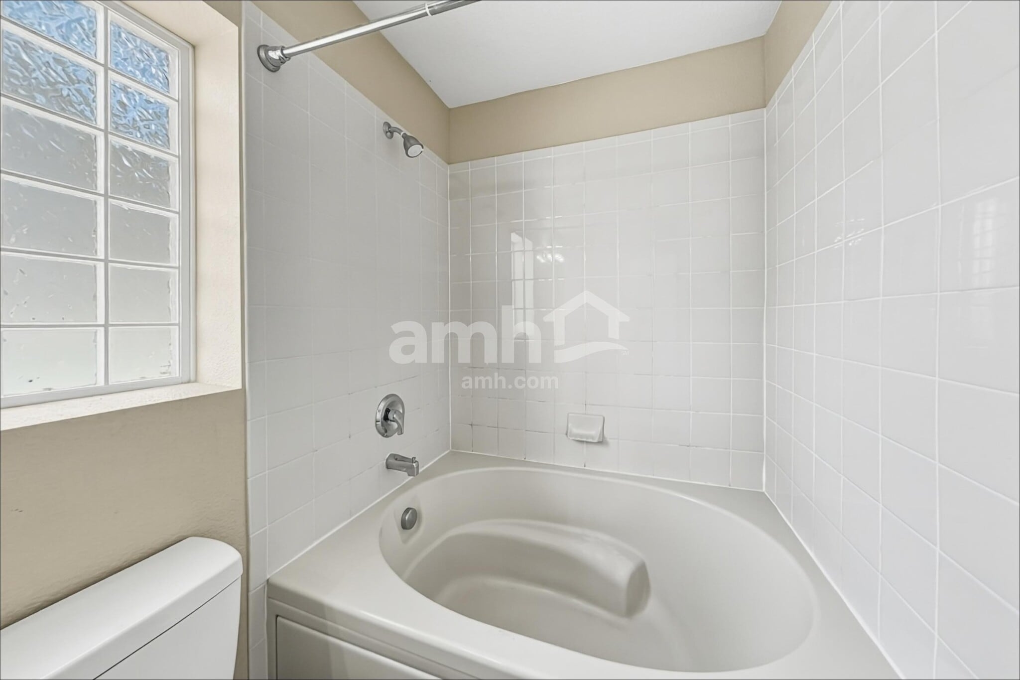 Building Photo - 4995 Fundy St