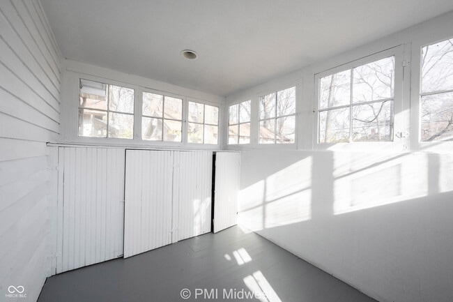Building Photo - 4715 Caroline Ave