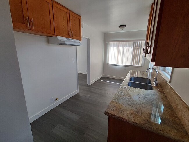Building Photo - 8688 San Miguel Ave