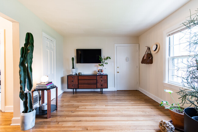 Building Photo - Berkshire Apartments