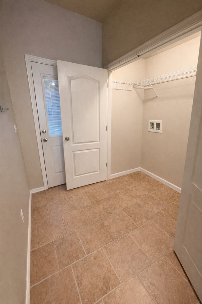 Building Photo - 4525 SE 81st St