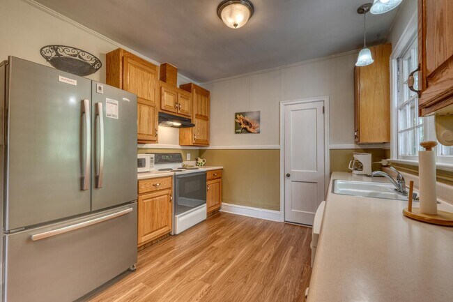 Building Photo - 131 Wonderview Dr