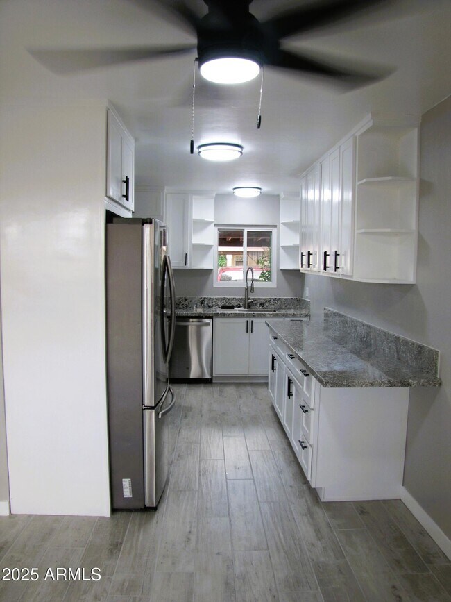 Building Photo - 4416 Plaza Vista