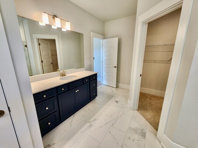 Building Photo - Like new beauty in Point Hope - Charleston