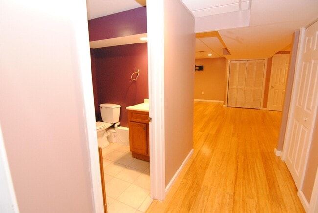 Building Photo - 78 Cadogan Way