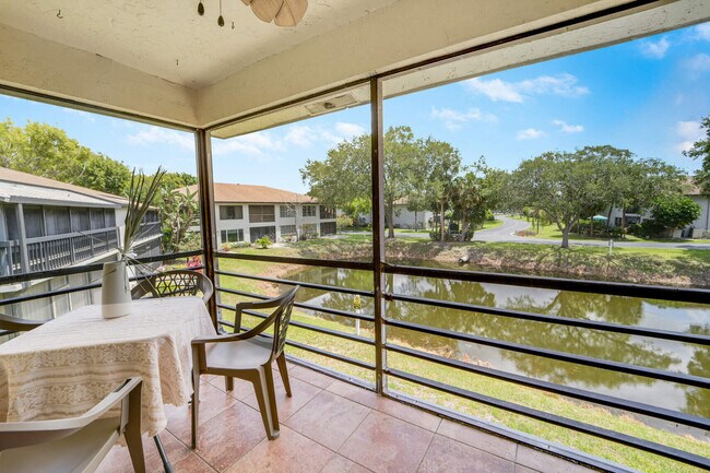 Building Photo - 5890 Sugar Palm Ct