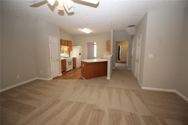 Building Photo - 948 Tree Creek Blvd