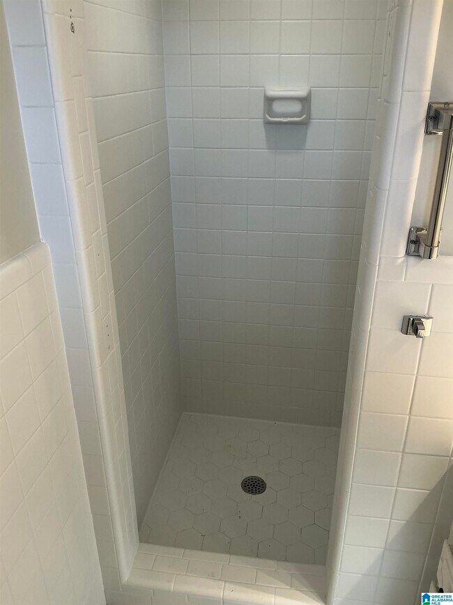 Building Photo - 4866 Overton Rd