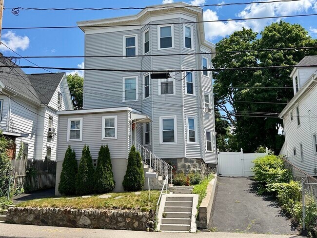 Building Photo - 630 Metropolitan Ave