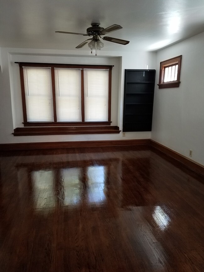 Building Photo - 1255 Elm Lawn St