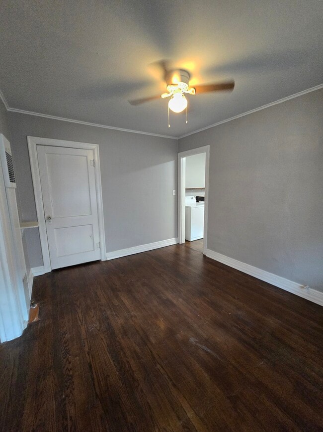 Building Photo - Front Duplex on 11th