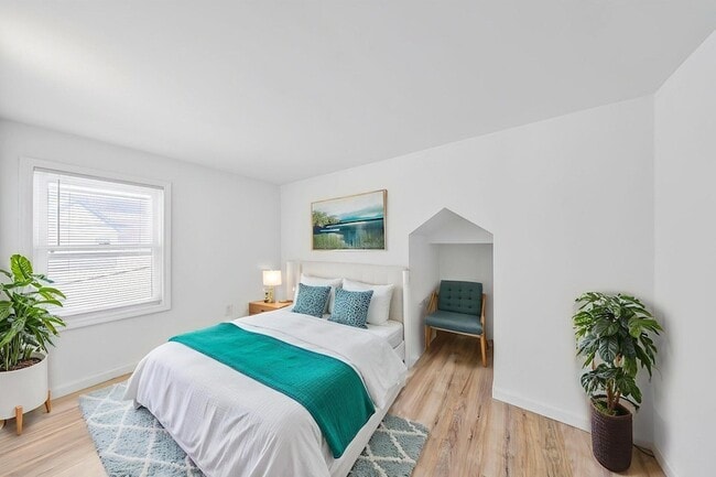 Building Photo - 820 Brown St