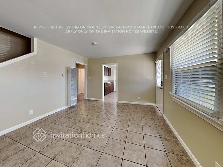 Building Photo - 12807 Woodridge Ave
