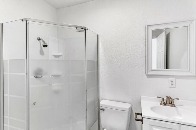 Building Photo - Woodland Retreat Studio in Hollister, MO