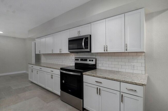 Building Photo - 1920 S Mayfair Ave