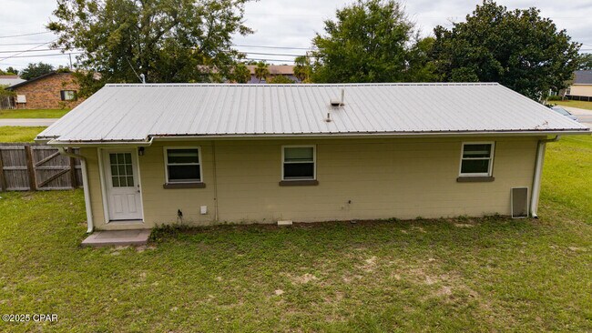 Building Photo - 1513 Maine Ave