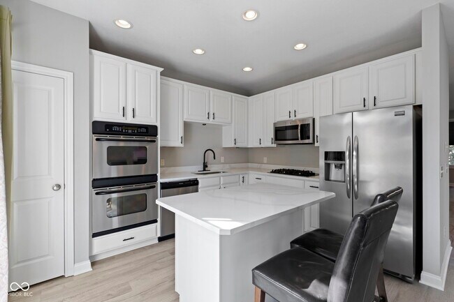 Building Photo - 12922 Ives Way