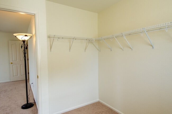 Building Photo - 5747 Jaguar Way