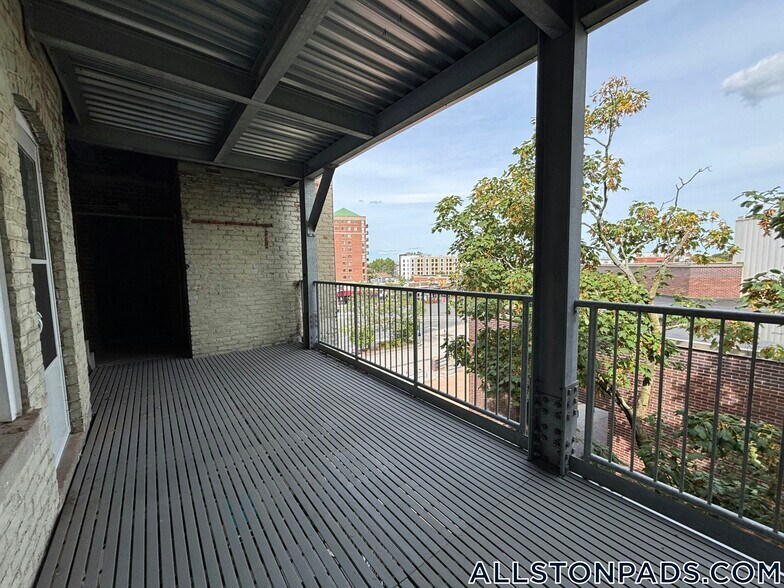 Building Photo - 6 Barrows St