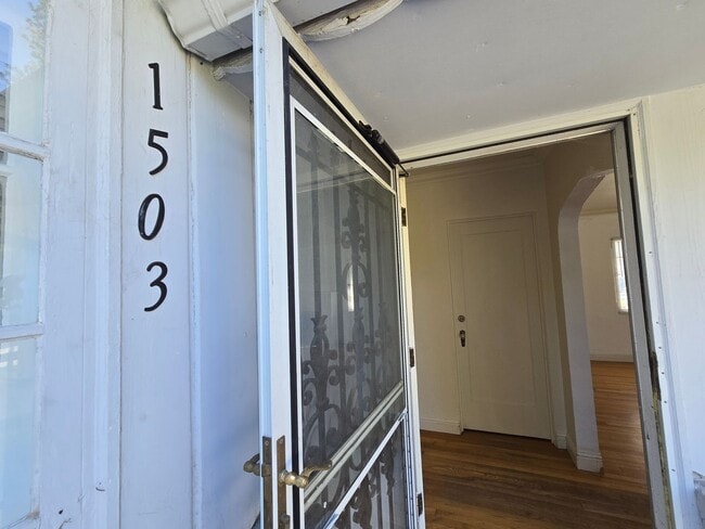 Building Photo - Adorable South Hill Home! Available Now!