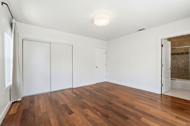 Building Photo - Beautiful Spacious 3-bedroom 2-Bath Home in Berkeley!
