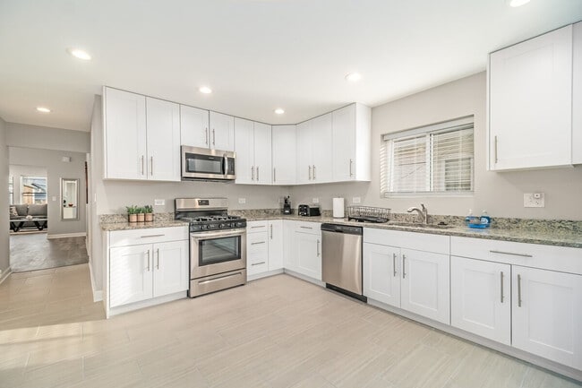 Building Photo - 7411 W 56th St