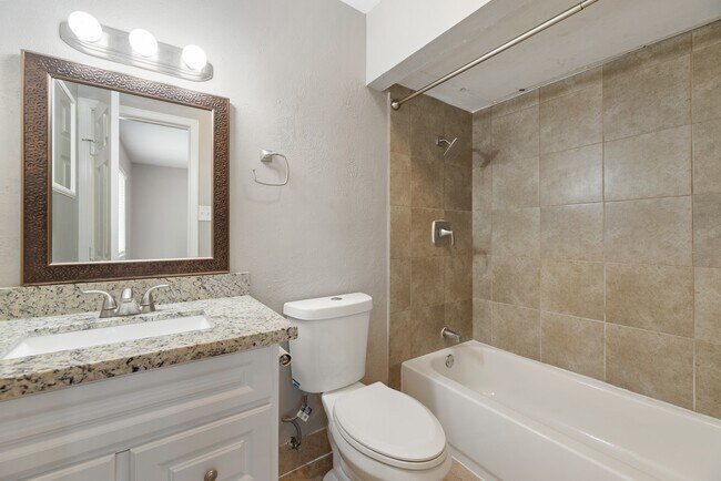 Building Photo - 17615 Autumn Hills Dr